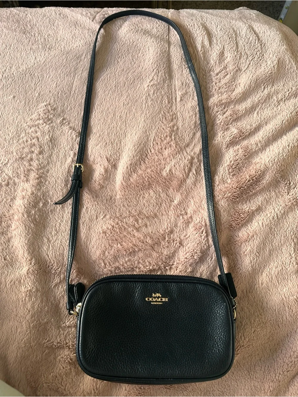 Coach Black Pebble Leather Crossbody Camera Bag 8x5 ,2 zippers adjustable strap